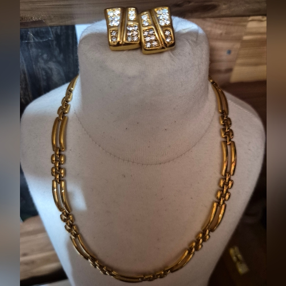 Vintage Monet Neclace Earrings Set